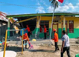 Indonesia earthquake survivor Paulina Pobi found alive after three days
